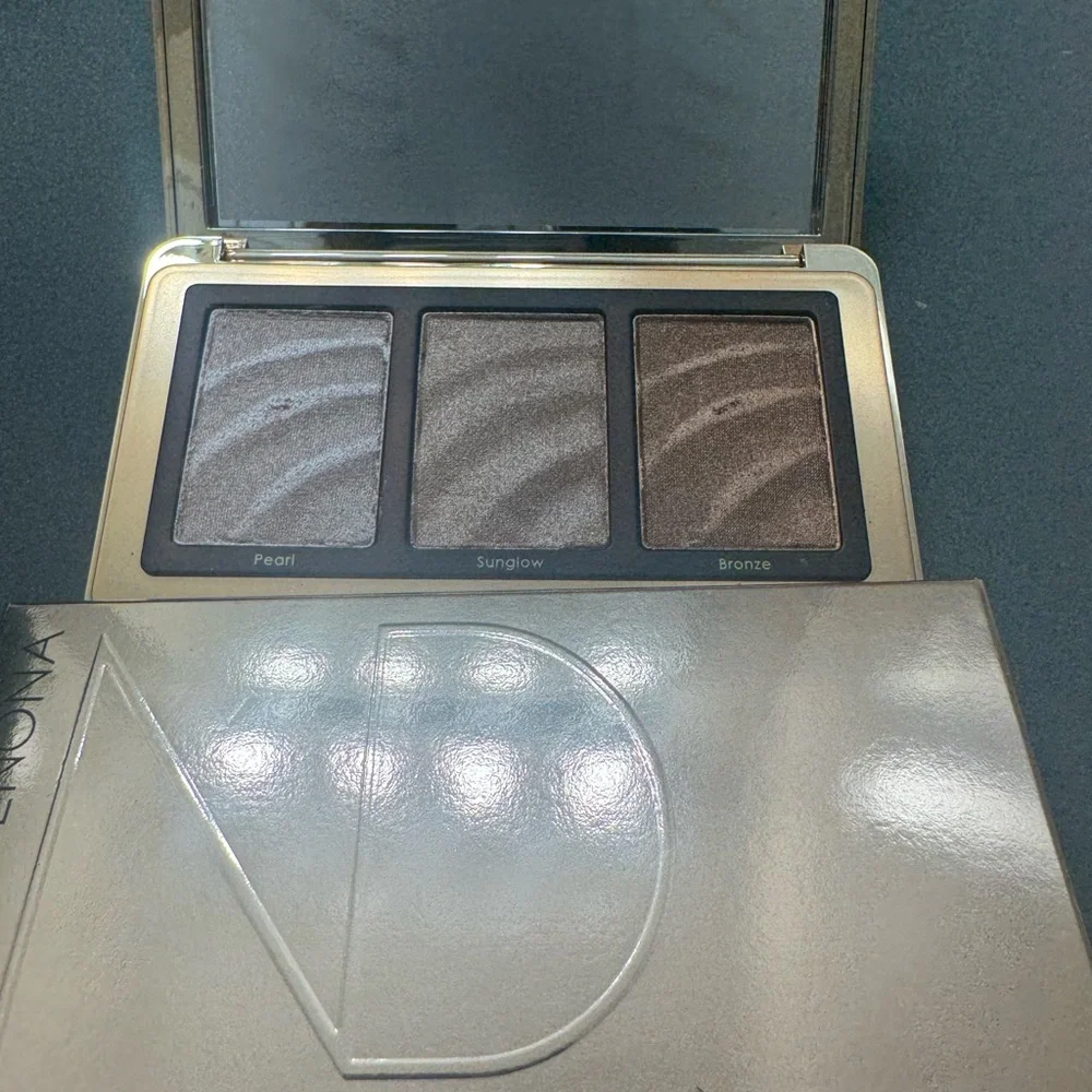 Natasha Denona Golden Highlighter Trio